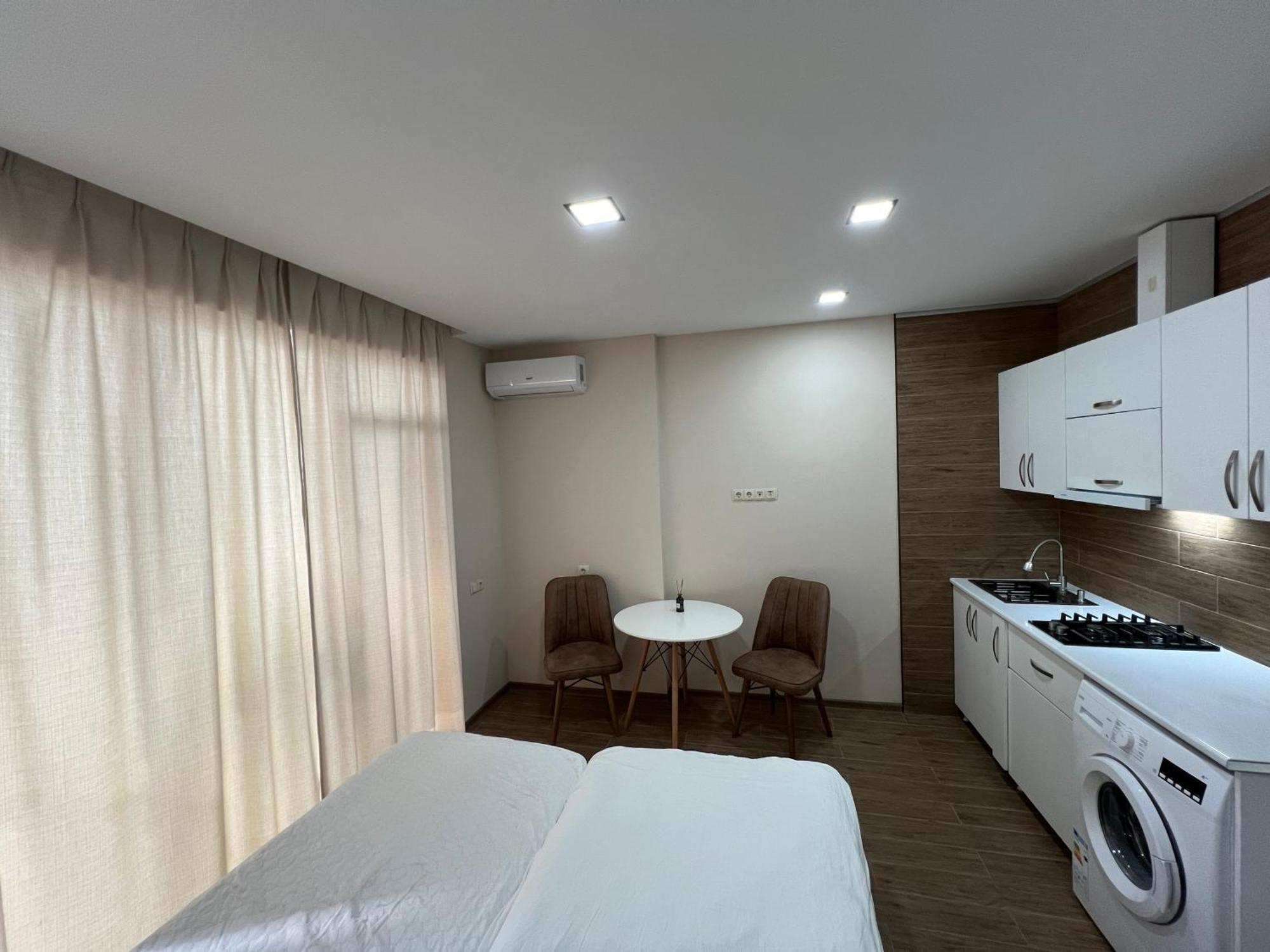 Hotel Paris Batumi Kültér fotó